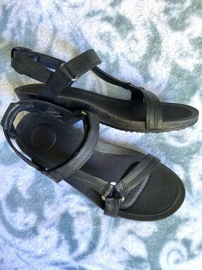 Teva Ysidro Universal Sandal Black 7.5